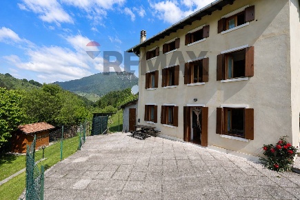 Foto Rustico in CONTRADA VALPIANA 20, Foza di 138 m² con 7 locali