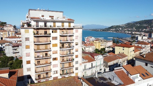 Foto Appartamento in Via Piave, Agropoli Centro di 109 m² con 3 locali