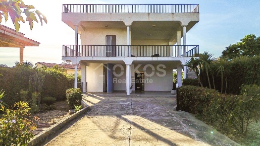 Foto Villa unifamiliare a Noto San Lorenzo di 194 m² con 8 locali