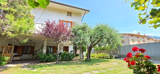 Foto Casa indipendente in Via Buja 22, Gemona del Friuli Gemona di 338 m²