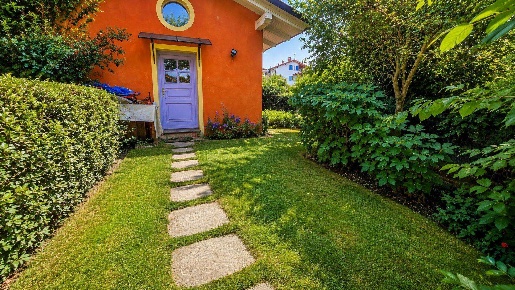 Foto Villa unifamiliare in Strada delle Azalee 9, Biella di 115 m²