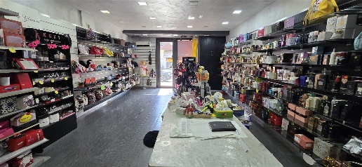 Foto Attività commerciale a Marcianise di 70 m² con 2 locali in vendita