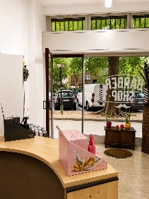 Foto Negozio a Cesano Boscone Centro di 32 m² con 1 locali in affitto