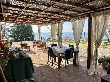Foto Rustico a Volterra Centro di 240 m² con 9 locali in vendita