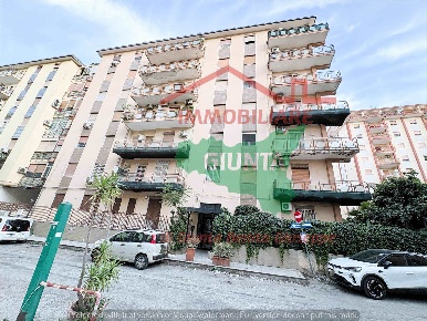 Foto Appartamento in via Gorgia da Lentini  14, Palermo di 110 m²