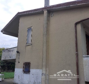 Foto Villa a schiera a Quistello Centro di 240 m² con 4 locali in vendita