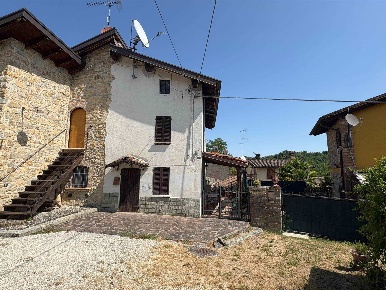 Foto Case semi ndipendenti a Gropparello di 80 m² con 3 locali in vendita