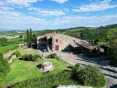 Foto Agriturismo a Castellina in Chianti Centro di 450 m² con 14 locali