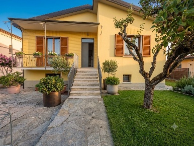 Foto Villa singola in Via Begoglio 3, Santa Maria della Versa Centro