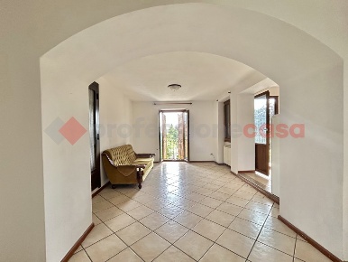 Foto Appartamento in Manzoni, Arona Dagnente di 87 m² con 2 locali