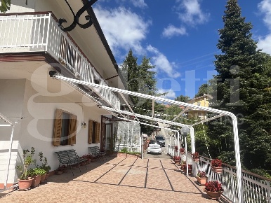 Foto Villa unifamiliare in Via Roma 0, Pietrastornina di 200 m² in vendita