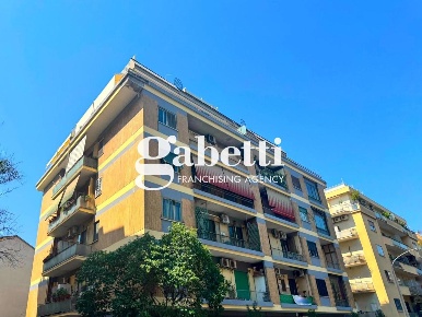 Foto Appartamento in Via PRENESTINA 416, Roma Centocelle di 144 m²