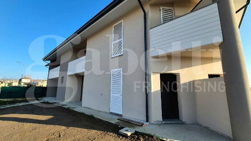 Foto Villa a schiera in Via Cella snc, Gossolengo di 169 m² con 4 locali
