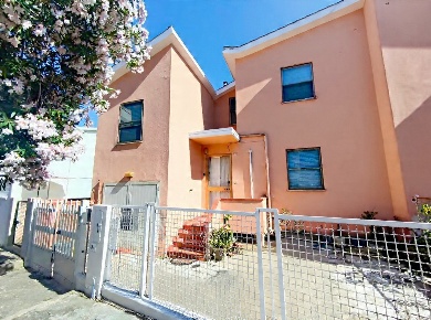 Foto Casa indipendente in Via SILVIO PELLICO 2/b, Oristano Centro di 200 m²