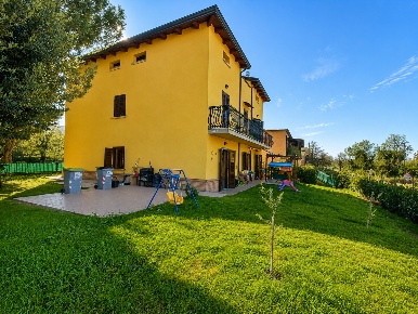 Foto Appartamento in Via ROMA 1, Torgiano Centro di 125 m² con 3 locali