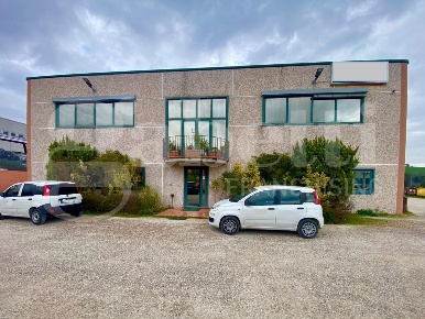 Foto Capannone industriale in LocalitÃ  Fonte Cupa 16, Gualdo Cattaneo