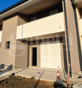 Foto Villa a schiera in Via Cella snc, Gossolengo di 177 m² con 4 locali