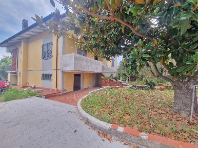 Foto Casa indipendente a Carrara Fontia, Fossola, Fossone di 140 m²