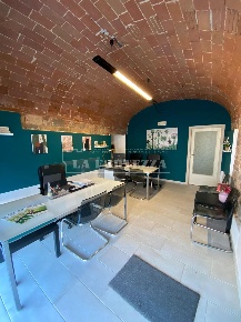 Foto Locale commerciale a Pisa San Francesco di 55 m² con 1 locali