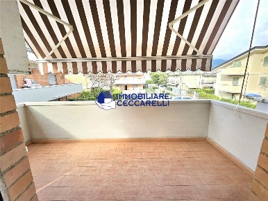 Foto Appartamento a Massa Marina di Massa Centro di 100 m² con 4 locali