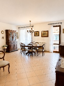 Foto Appartamento a Carrara Fontia, Fossola, Fossone di 135 m² con 7 locali