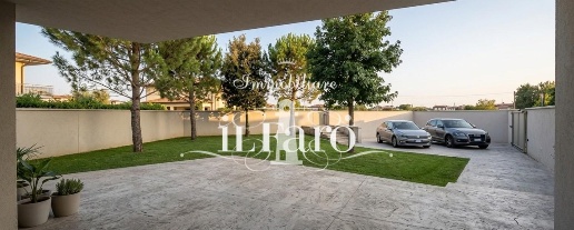 Foto Villa bifamiliare a Pisa Porta a Lucca di 160 m² con 6 locali