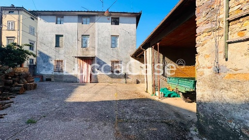 Foto Casa indipendente a Capannori Colle di Compito - Castelvecchio