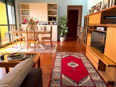 Foto Appartamento in via Montello 53, Rescaldina di 98 m² con 3 locali