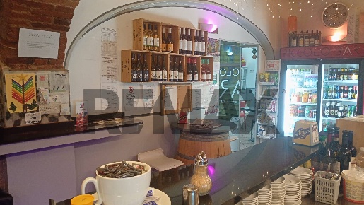 Foto Bar in piazza del Carmine, Pistoia Centro Storico di 90 m² in vendita