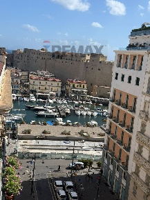 Foto Ufficio in via Santa Lucia 143, Napoli Santa Lucia di 94 m² in affitto