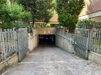 Foto Posti auto in Via Pasquali Alidosi 36, Bologna Mazzini - Fossolo
