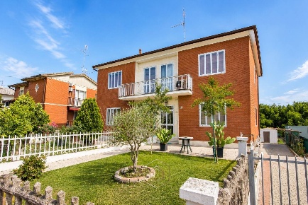 Foto Casa indipendente in Via Bassa, Ferrara Fabbri - Fossanova di 250 m²