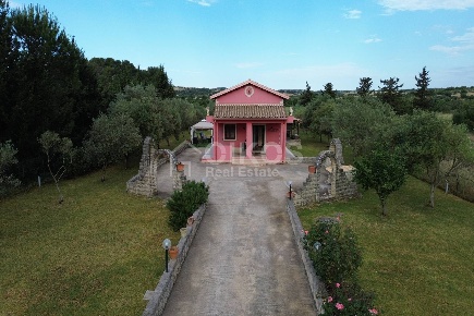 Foto Villa unifamiliare in CONTRADA MANGHISI, Noto di 100 m² con 6 locali
