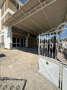 Foto Attività commerciale a Marigliano di 120 m² con 1 locali in affitto