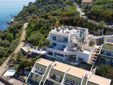 Foto Residence in Via Cefalu'  -  Sant'Ambrogio SNC, Cefalù di 830 m²
