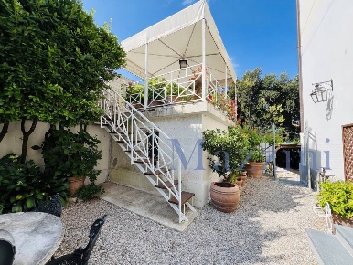 Foto Appartamento in Via Capriglia, Pietrasanta di 85 m² con 5 locali