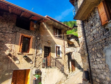 Foto Case semi ndipendenti in Via Castello 34, Losine Centro di 80 m²