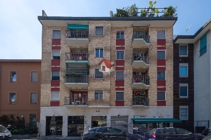 Foto Appartamento in Via Rimini 5, Milano Famagosta di 53 m² con 2 locali