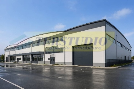 Foto Capannone industriale in via padania snc, Rovato Centro di 11500 m²
