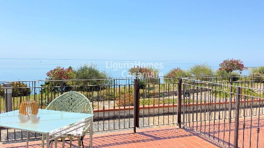 Foto Appartamento in Via Allende, Cipressa Aregai di 46 m² con 2 locali