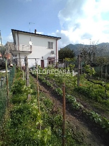 Foto Villa singola a Luni di 90 m² con 4 locali in vendita