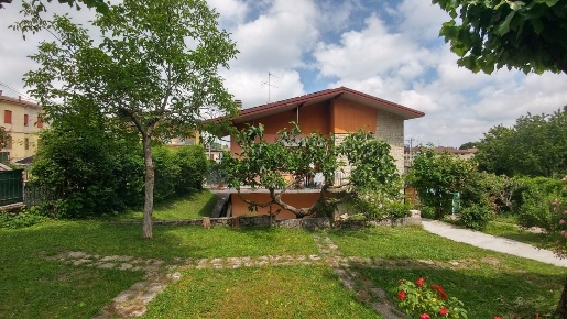 Foto Villa bifamiliare in Via Mauro Tesi 1794, Zocca Centro di 170 m²
