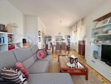 Foto Villa bifamiliare in Via Terza Armata 4/A, Pordenone di 326 m²