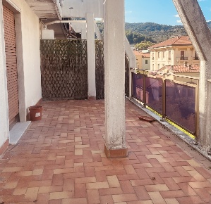 Foto Appartamento a Carrara di 110 m² con 4 locali in vendita
