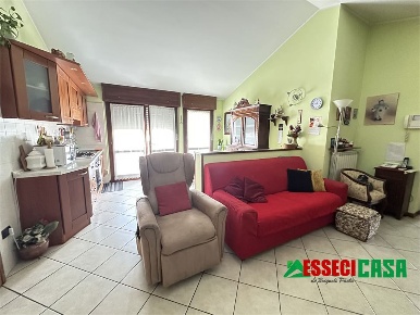 Foto Appartamento in via oberdan, Caravaggio Centro di 72 m² con 3 locali