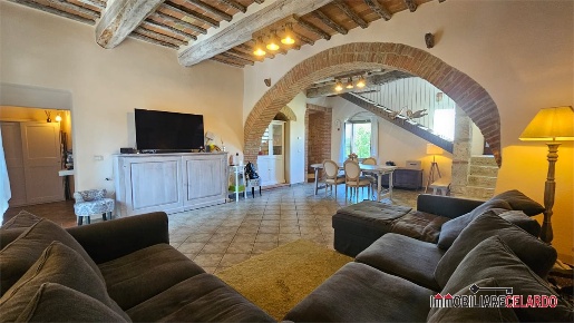 Foto Rustico a Monteriggioni di 226 m² con 5 locali in vendita