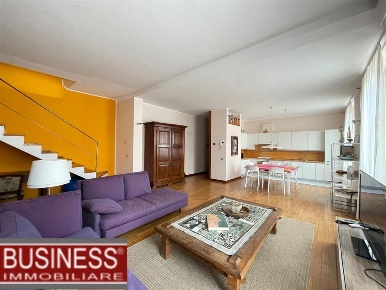 Foto Appartamento in Via Vincenzo  Civerchio, Milano Zara di 140 m²