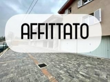 Foto Villa a schiera in Via Del Fontanone, Azzate Centro di 120 m²