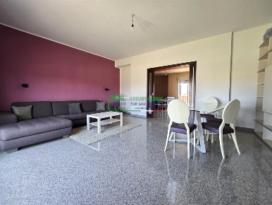 Foto Appartamento a Gela di 160 m² in vendita