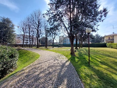Foto Appartamento in Via Cavallotti, Monza Triante di 155 m² con 4 locali